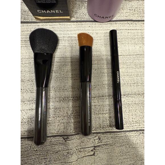 CHANEL LES PINCEAUX - 135 Immortelle Purple 3 Essential Brushes / NEW IN BOX!! - Picture 11 of 12